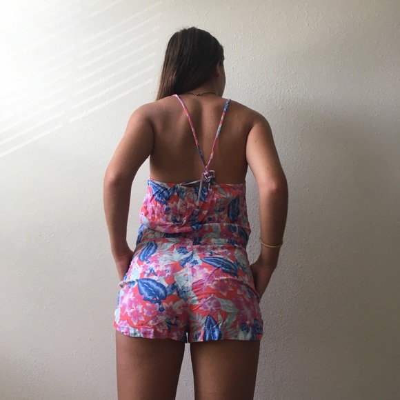 Tropical flower pink romper with open back - Picture 3 of 3
